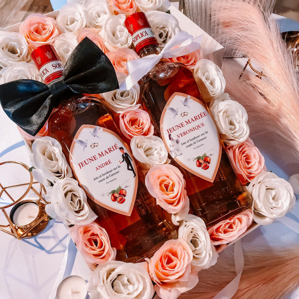 JAMESON IRISH DE SAINT-VALENTIN ROSES ROUGES FLOWERBOX - CADEAU WHISKY POUR  HOMME - Cadeau Original Saint Valentin. Personnalisé Alcool